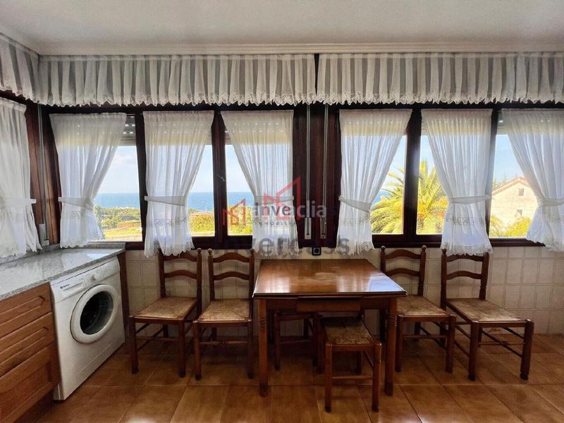 Foto b3dd635d-f2df-4904-b7e8-d3ae70843483. Chalet avec parking dans Oriñón- Allendelagua Castro - Urdiales
