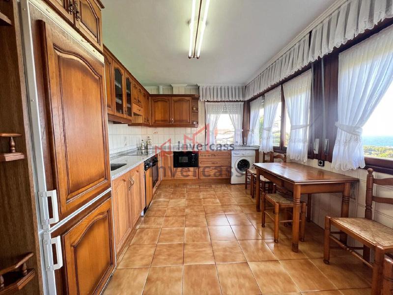 Foto c5d4d125-5091-4ec7-b6d5-0b41ed612b50. Chalet avec parking dans Oriñón- Allendelagua Castro - Urdiales