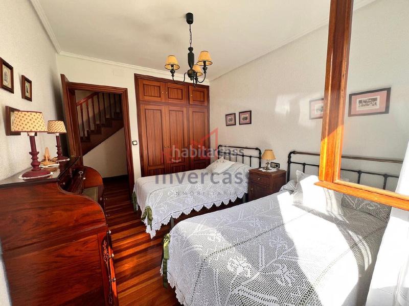 Foto c86fe982-4e41-4c58-b5bc-55c472ad4797. Chalet avec parking dans Oriñón- Allendelagua Castro - Urdiales