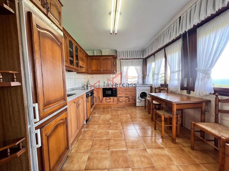 Foto e947de2d-9441-4860-8665-13dfe9f6e84d. Chalet avec parking dans Oriñón- Allendelagua Castro - Urdiales