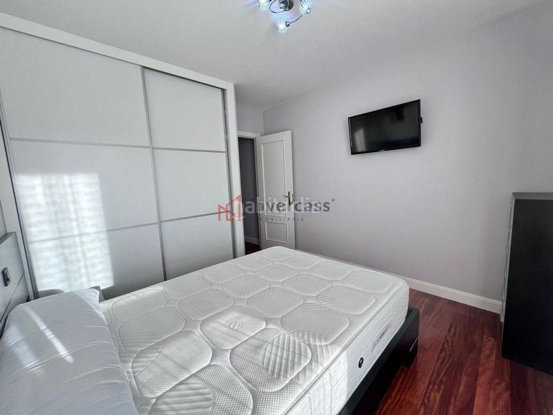 Foto f575ef1a-abc0-4dee-a94a-b52618a35a58. Pis amb aparcament piscina a Playa Ostende Castro - Urdiales