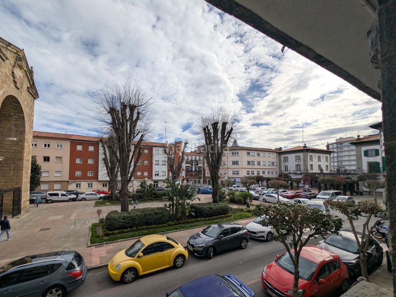 Foto f3344af8-a34c-43db-9052-90296bf62c94. Pis a Centro Castro - Urdiales