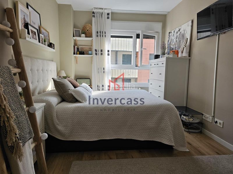 Foto f41a8ffb-c583-42c0-a930-c05d4283a489. Pis amb aparcament piscina a Cotolino Castro - Urdiales