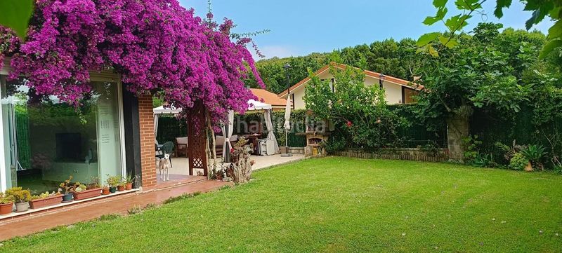 Foto b60eb1a7-bdb1-4fe7-9a3b-069742c26621. Casa adossada amb calefacció aparcament a Oriñón- Allendelagua Castro - Urdiales