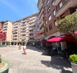 Pis  Eladio laredo. Inmobiliaria invercass vende vivienda de tres habitaciones en pl