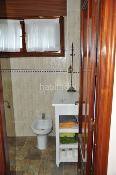 Foto c83f68f2-c2d0-42fe-95c2-76334d1c3857. Xalet amb calefacció aparcament a Samano Castro - Urdiales