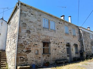 Semi detached house in Guitiriz