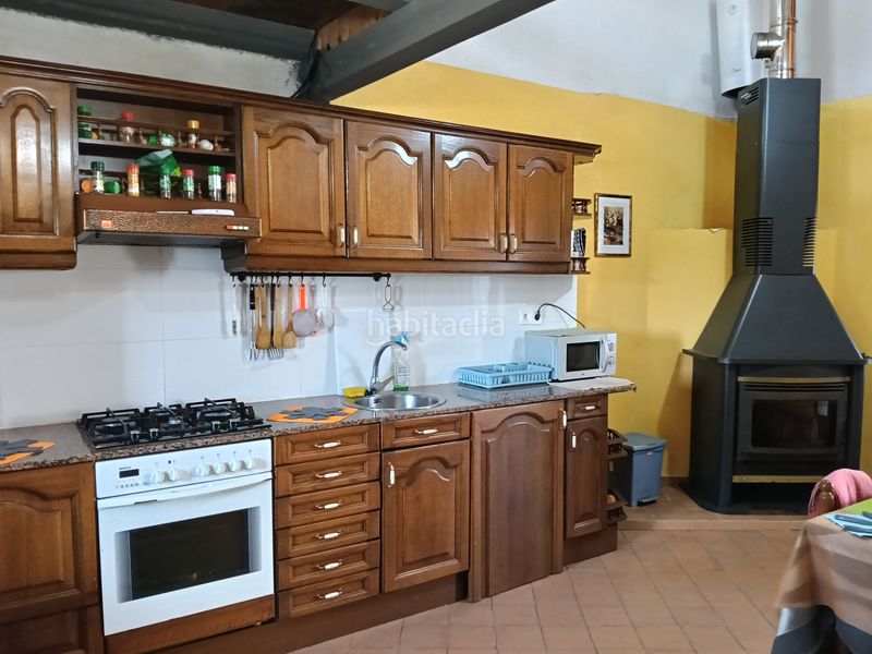 Foto 48ceb4a4-aa78-4242-a9b1-ec4b30ef0b75. Casa adossada a Carral