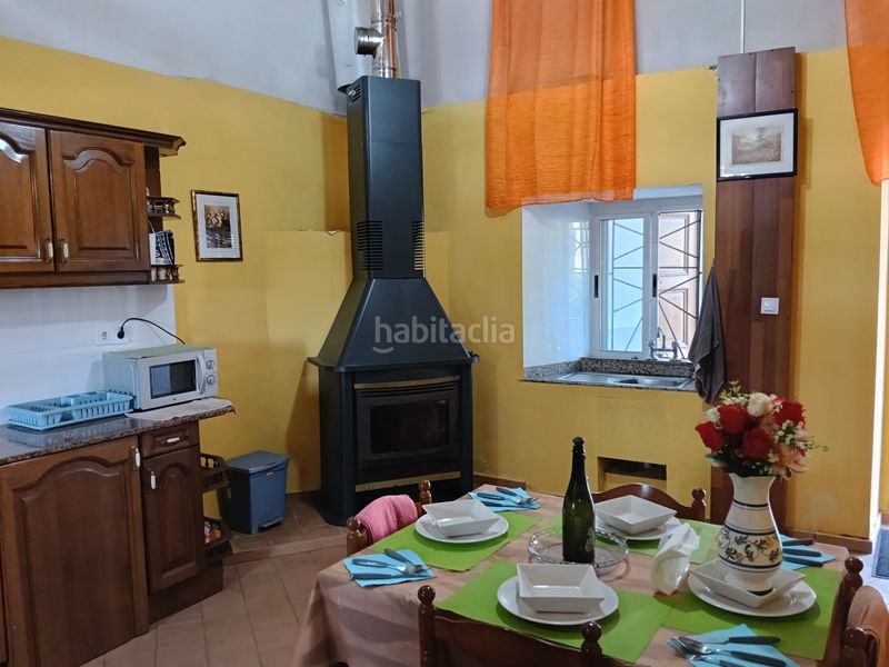Foto 563a7e9f-94df-45d2-9506-ba76053ad601. Casa adossada a Carral