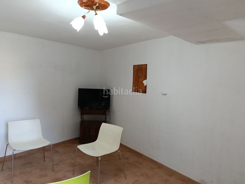 Foto 5b8043b6-f91c-4b4a-a8bc-a9955795c5f3. Casa adossada a Carral