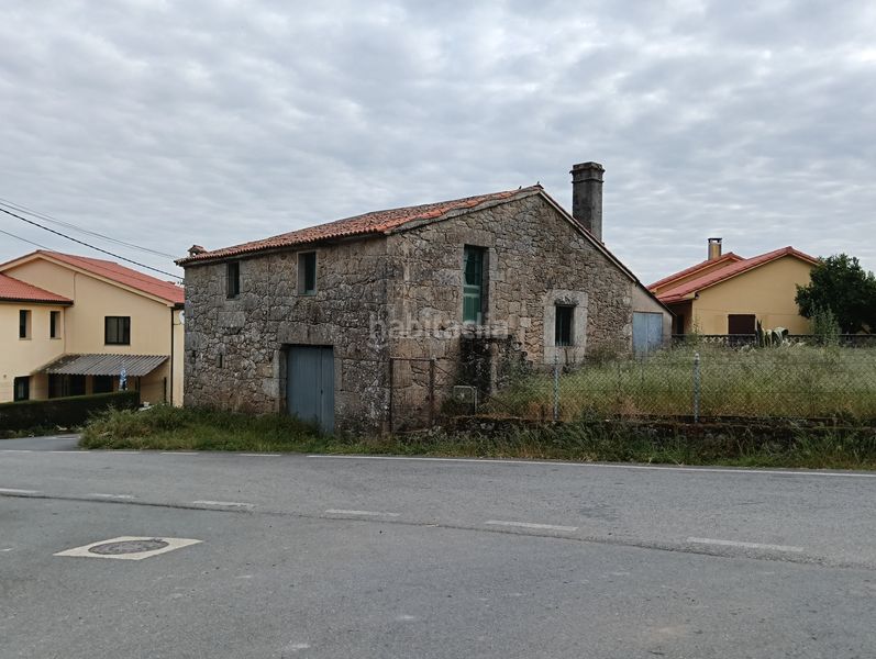Foto 1d6c3048-a208-46e0-b9a1-4e172293d0df. Casa amb aparcament a Coirós
