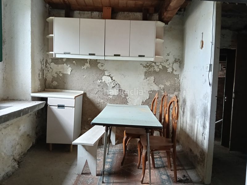 Foto 4053f929-d512-4ea9-9216-5a99ebfc8060. Casa amb aparcament a Coirós