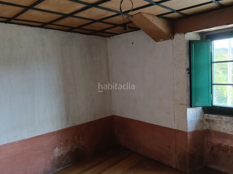 Foto bd8574eb-1782-4a07-84dd-813386bb7a32. Casa amb aparcament a Coirós