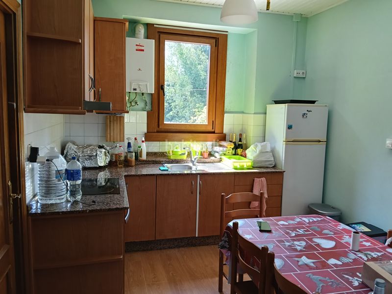 Foto ac5c1c8f-76b6-4d47-9e94-35635fa1403b. Casa amb aparcament a Vilasantar
