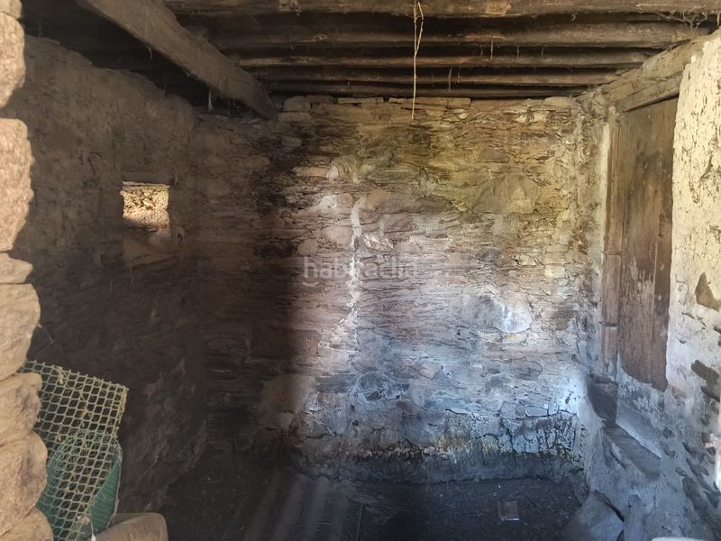 Foto c0adb0ed-eb13-4486-8ca7-9294f274e537. Casa adossada a Miño