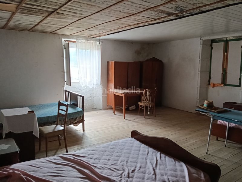 Foto a3eec160-05ae-49b4-942d-5944d85bf257. Casa amb aparcament a Miño