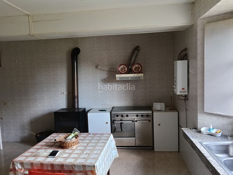 Foto f6521d8c-c809-4e2c-8dde-46da3c7024c1. Casa amb aparcament a Miño
