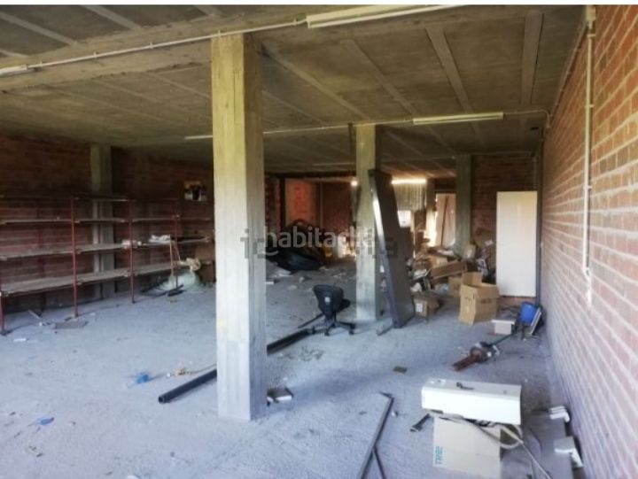 Foto f8131e68-5607-49da-a7c9-917a21ac8300. Local comercial a Oza dos Ríos