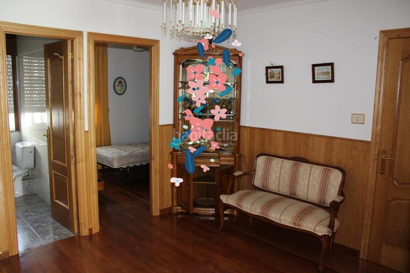 Foto c1a2c52e-c5d9-440b-b704-3f40c43de6e3. Maison avec parking dans Curtis