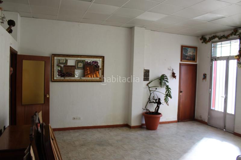 Foto f93eb48c-e26c-4f0c-830a-0d9b1de0e163. Maison avec parking dans Curtis