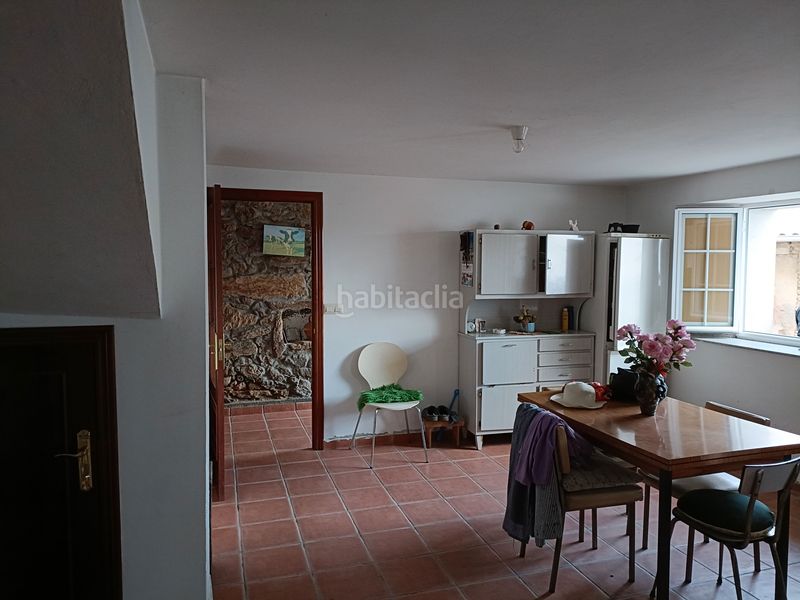 Foto a82585d4-0ecd-4f26-b0c0-b23b7608d736. Semi detached house with parking in Curtis