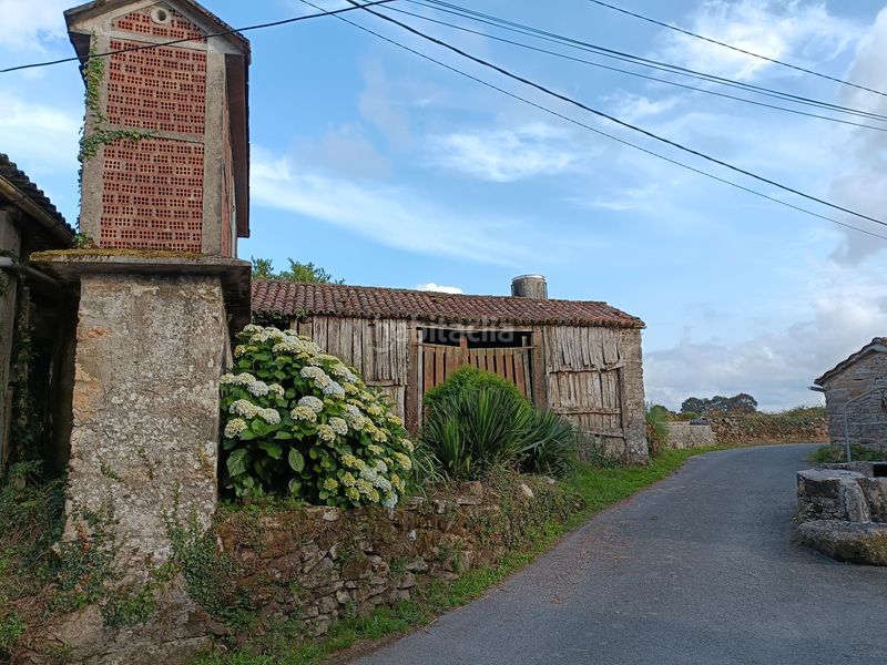 Foto aaadd623-4928-4ded-891b-337ccf4061c8. Semi detached house with parking in Curtis