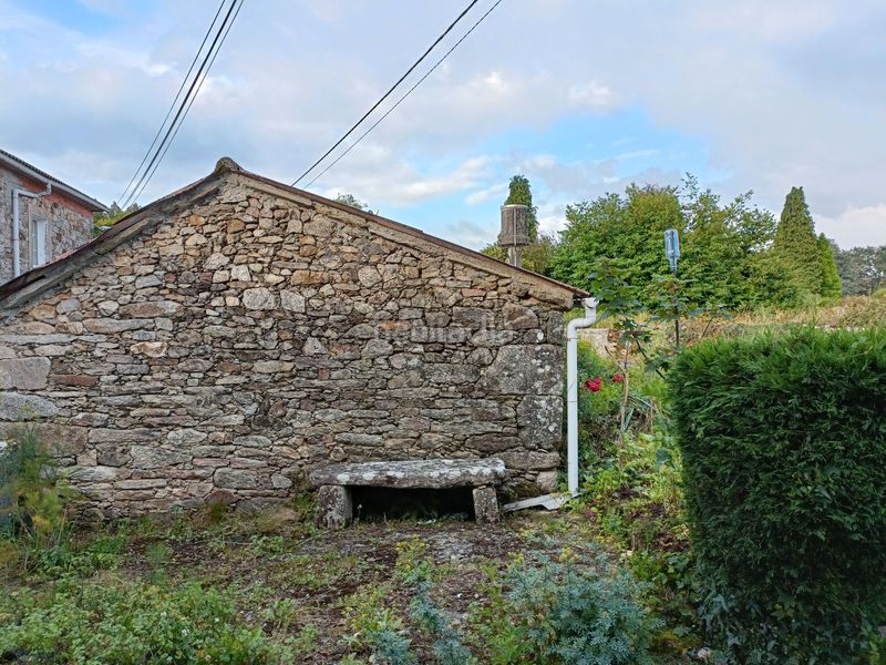 Foto c836ae37-29a1-47d8-82e1-7072c407c64b. Semi detached house with parking in Curtis
