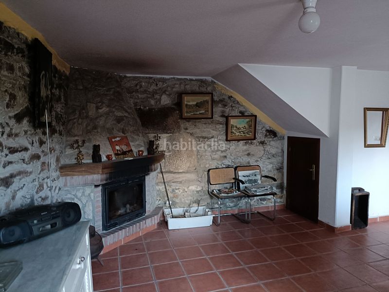 Foto e4ddce86-9e4b-46a6-ae9e-2a0c4deefe18. Semi detached house with parking in Curtis