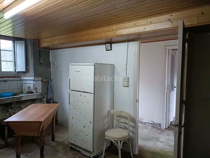 Foto 8016ab73-9294-4733-b732-f25eddc77b55. Casa adossada amb aparcament a Cesuras