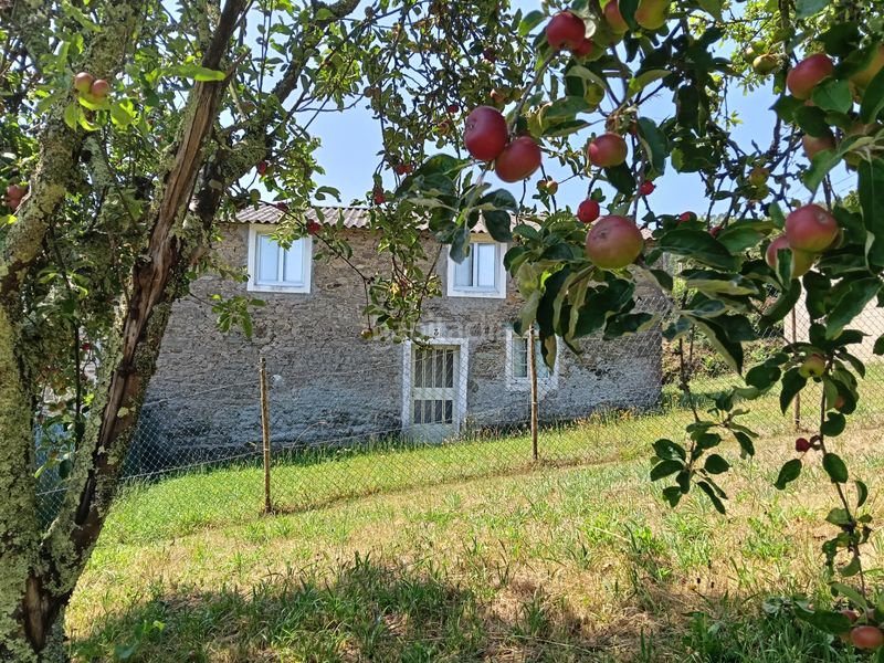 Foto 96784fad-5a7b-40a2-9907-d359e918fd8e. Casa adossada amb aparcament a Cesuras