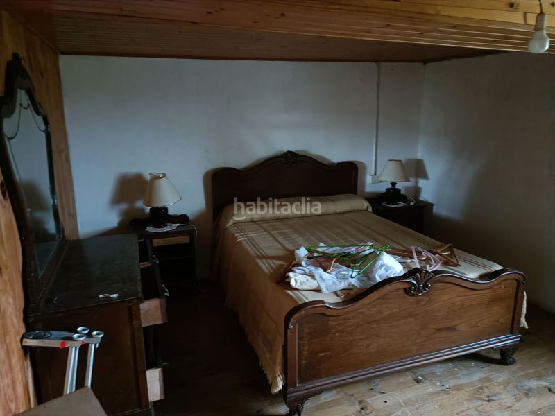 Foto d654fbd9-d82e-45bc-b70f-481eb70fc50a. Casa adossada amb aparcament a Cesuras