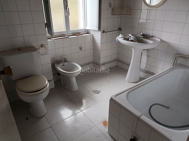 Foto d6e5a8f4-6ca2-41a2-868d-978e68e802d3. Casa adossada amb aparcament a Cesuras