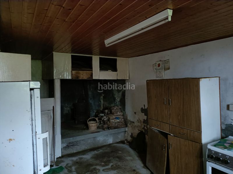 Foto fba588c8-9b5e-41e4-82d6-b31afa91e0f5. Casa adossada amb aparcament a Cesuras