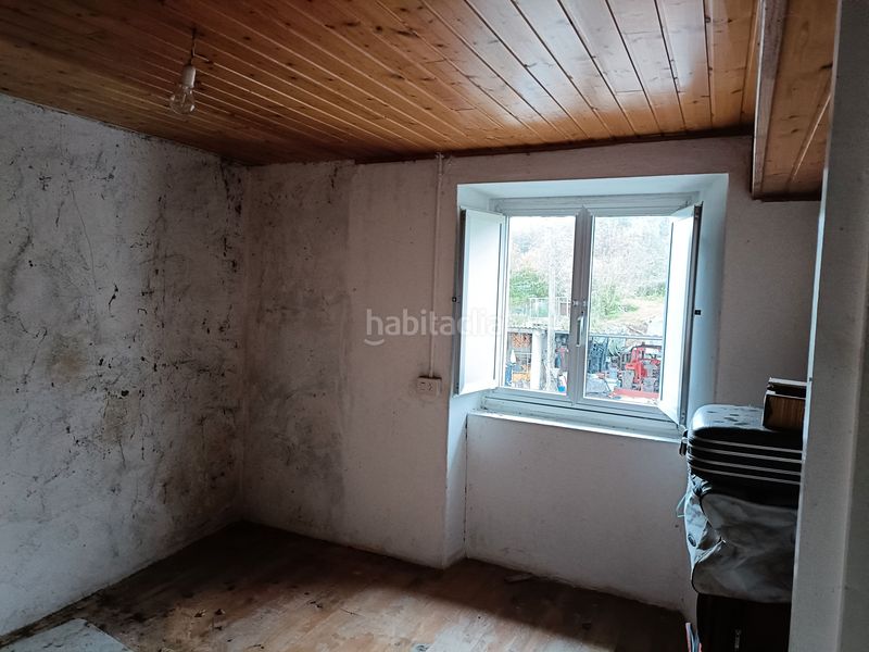 Foto fe348075-fde1-4755-812e-ca2d0fbc95c9. Casa adossada amb aparcament a Cesuras