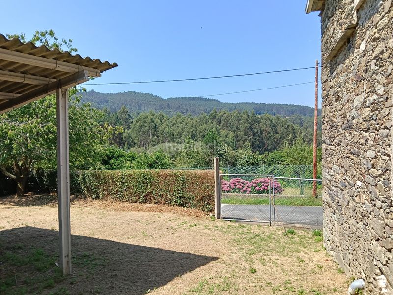 Foto 1188044f-365d-4035-ac67-0b387e3499e3. Casa adossada amb aparcament a Cesuras