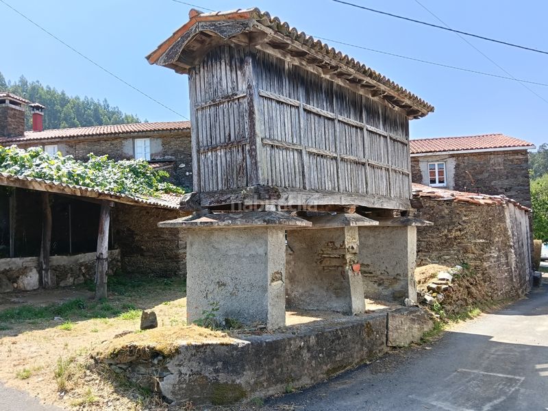 Foto 7db657b8-6dcd-4a39-a334-d50eadfb3a84. Casa adossada amb aparcament a Cesuras