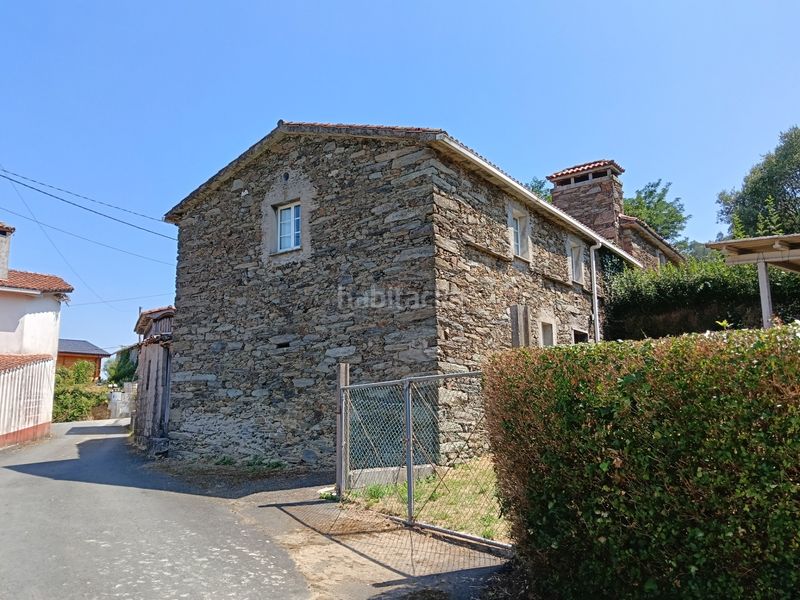 Foto c697d312-30b2-4111-a0ec-fd322fae63cc. Casa adossada amb aparcament a Cesuras