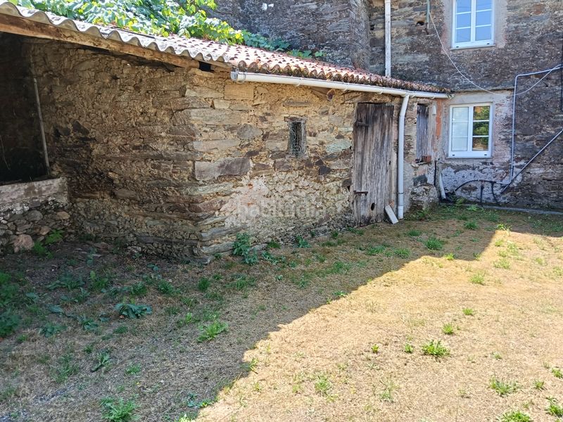 Foto c77d0b21-77fb-4e5e-a287-eca7a8b5f89b. Casa adossada amb aparcament a Cesuras
