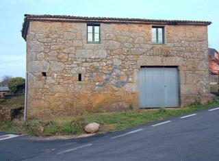 House  Coirós abaixo