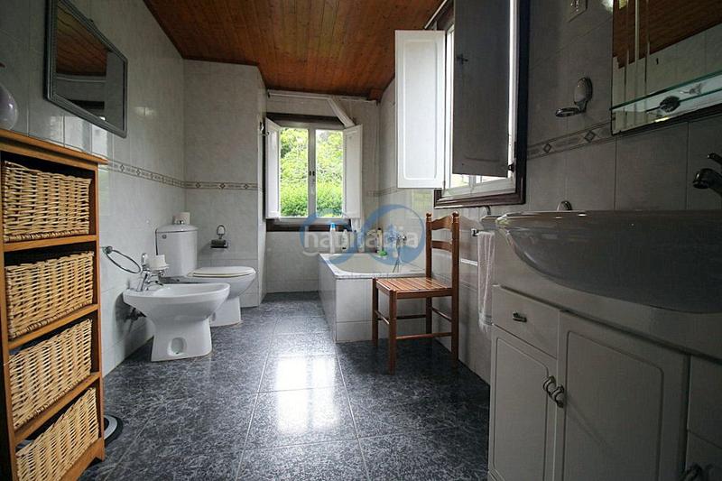 Foto d84872a9-5a59-462e-afb6-c94be285a681. Casa adossada amb aparcament a Oza dos Ríos