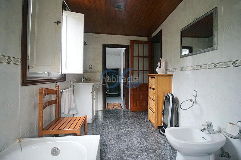 Foto eb5de7f8-b367-45da-9df1-4c502d17af89. Casa adossada amb aparcament a Oza dos Ríos