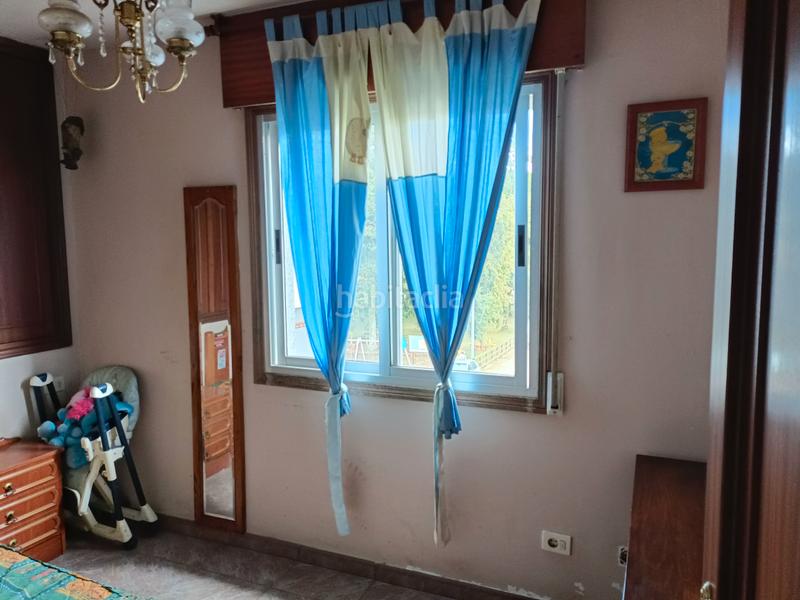 Foto 005a7ad3-8d74-45c5-8b81-e82812c86d67. Casa adossada a avenida principal 107 a Curtis