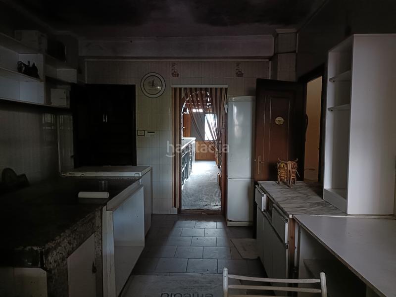 Foto 0c4aa6a5-1ca0-4b05-8d6a-3ce958821381. Casa adossada a avenida principal 107 a Curtis