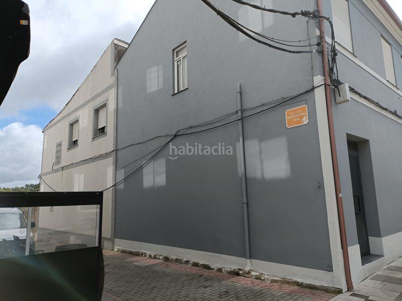 Foto 2a45a02a-64cd-4e3d-a9a5-9ef3bf9d7f0d. Casa adossada a avenida principal 107 a Curtis