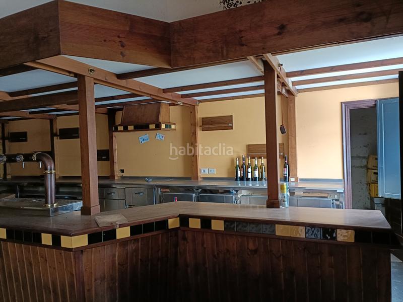 Foto 8554b608-0970-404f-813d-202ae6edbaa7. Casa adossada a avenida principal 107 a Curtis