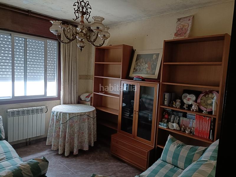 Foto 9112bc9b-23f0-49ee-b0fe-ad88dbd13396. Casa adossada a avenida principal 107 a Curtis