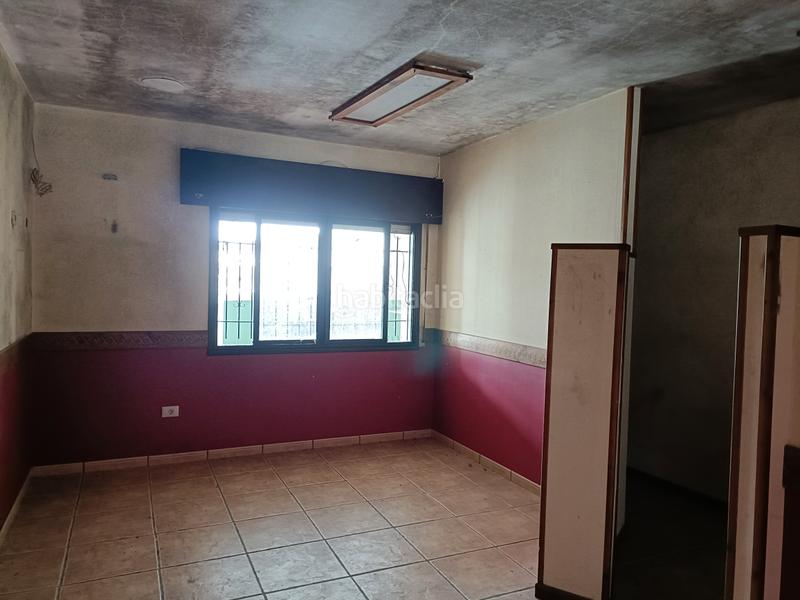 Foto afffddbb-2bde-427a-97ed-d8ca1f49bcf5. Casa adossada a avenida principal 107 a Curtis