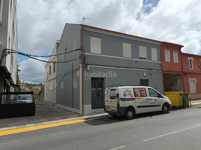 Foto d15a3bc5-92b4-4036-9382-a96796703be4. Casa adossada a avenida principal 107 a Curtis