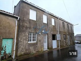 Casa adossada a Sobrado