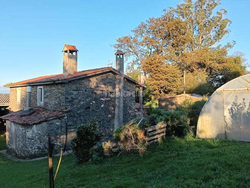 Foto b2b24748-33c3-4f62-982e-bb489329ed4c. Casa amb aparcament a Cesuras